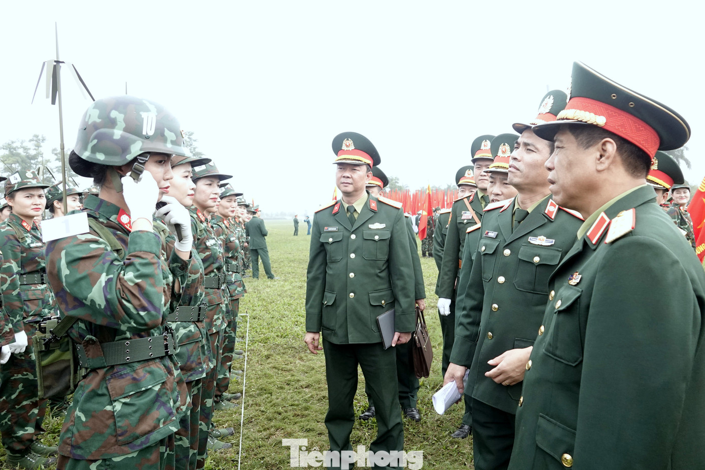 Thượng tướng Nguyễn Văn Nghĩa - Phó Tổng Tham mưu trưởng Quân đội nhân dân Việt Nam, kiểm tra công tác tập luyện diễu binh của Khối nữ sĩ quan Thông tin. Thượng tướng Nguyễn Văn Nghĩa - Phó Tổng Tham mưu trưởng Quân đội nhân dân Việt Nam, kiểm tra công tác tập luyện diễu binh của Khối nữ sĩ quan Thông tin.