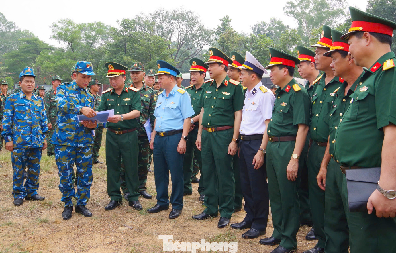 Lãnh đạo Tổng cục Hậu cần - Kỹ thuật và Cục Xe máy - Vận tải kiểm tra công tác tập huấn lái xe phục vụ nhiệm vụ A50.