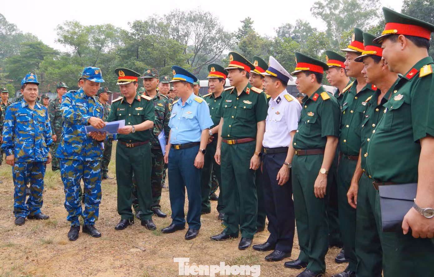 Lãnh đạo Tổng cục Hậu cần - Kỹ thuật và Cục Xe máy - Vận tải kiểm tra công tác tập huấn lái xe phục vụ nhiệm vụ A50.