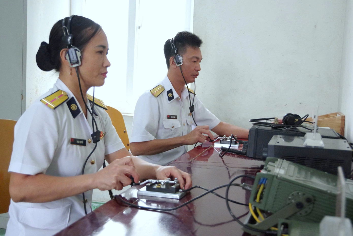 Cán bộ, nhân viên, chiến sĩ Lữ đoàn 602 tăng cường huấn luyện làm chủ trang bị kỹ thuật, bảo đảm thông tin “kịp thời, chính xác, bí mật, an toàn” trong mọi tình huống.