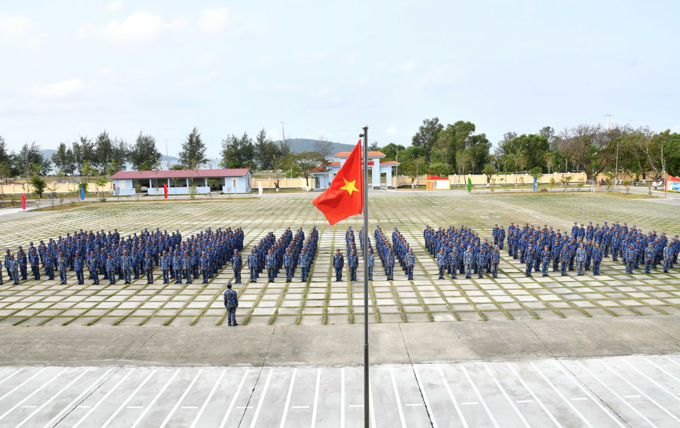 Vượt nắng thắng mưa, say sưa luyện tập, những tân binh Hải quân nhập ngũ năm 2025 quyết tâm dâng hiến sức trẻ để bảo vệ vững chắc chủ quyền biển, đảo của Tổ quốc thân yêu.