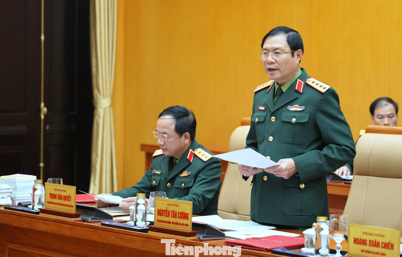 Tổng Tham mưu trưởng Nguyễn Tân Cương phát biểu tại buổi làm việc.