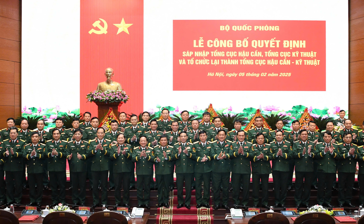 Các đại biểu dự lễ công bố.