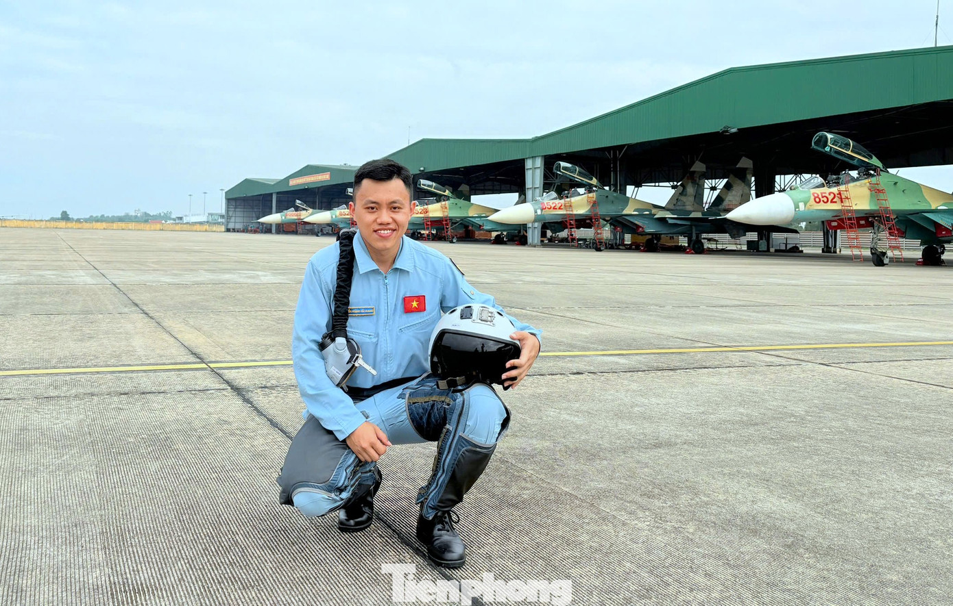 Đại úy phi công Nguyễn Hoàng Hải Quang - đề cử Gương mặt trẻ Việt Nam tiêu biểu 2024.