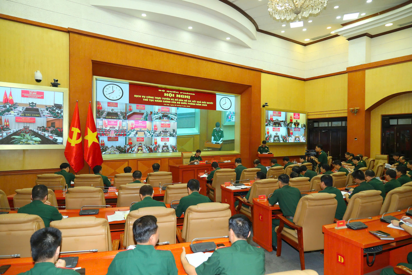 Hội nghị diễn ra theo hình thức trực tiếp kết hợp trực tuyến, kết nối với hơn 40 điểm cầu trong toàn quân, với sự tham dự của đại diện lãnh đạo, chỉ huy các cơ quan, đơn vị trong toàn quân. Hội nghị diễn ra theo hình thức trực tiếp kết hợp trực tuyến, kết nối với hơn 40 điểm cầu trong toàn quân, với sự tham dự của đại diện lãnh đạo, chỉ huy các cơ quan, đơn vị trong toàn quân.