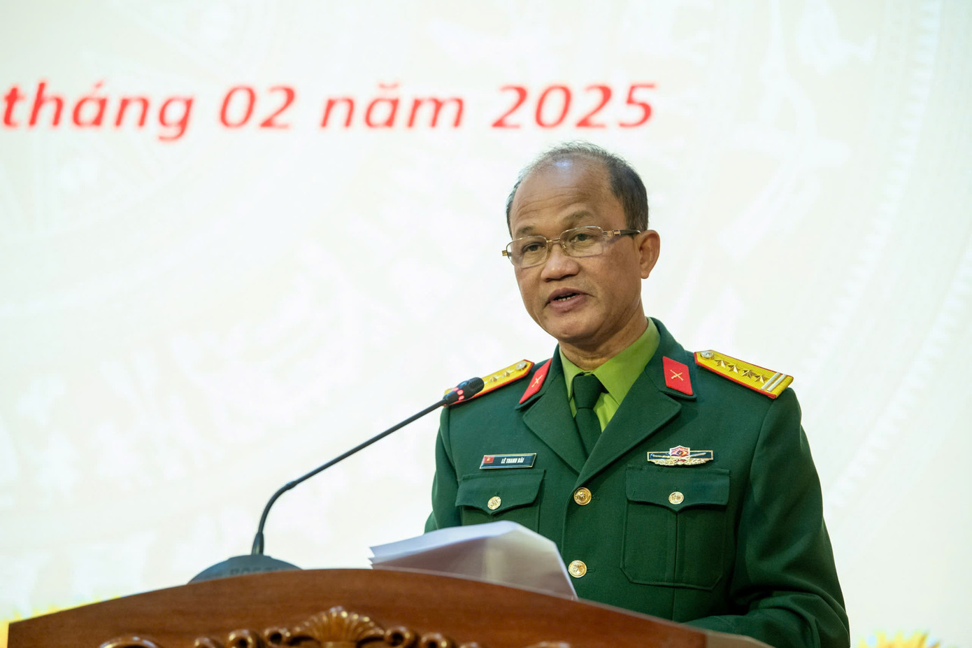 Đại tá, Tiến sĩ Lê Thanh Bài - Phó Viện trưởng Viện Lịch sử quân sự, cung cấp thông tin về hội thảo.