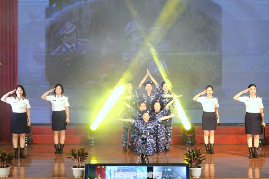 Chương trình nghệ thuật đặc sắc tại hội nghị.