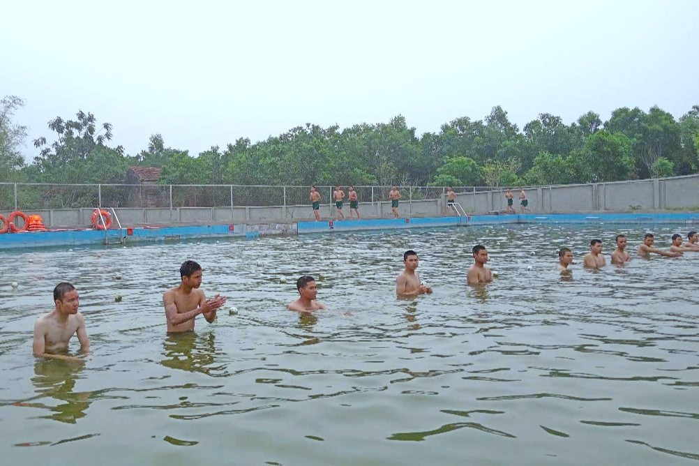 Công tác huấn luyện chiến sĩ mới năm 2025 đã được Trung đoàn 88 tổ chức triển khai thực hiện bài bản, hiệu quả.