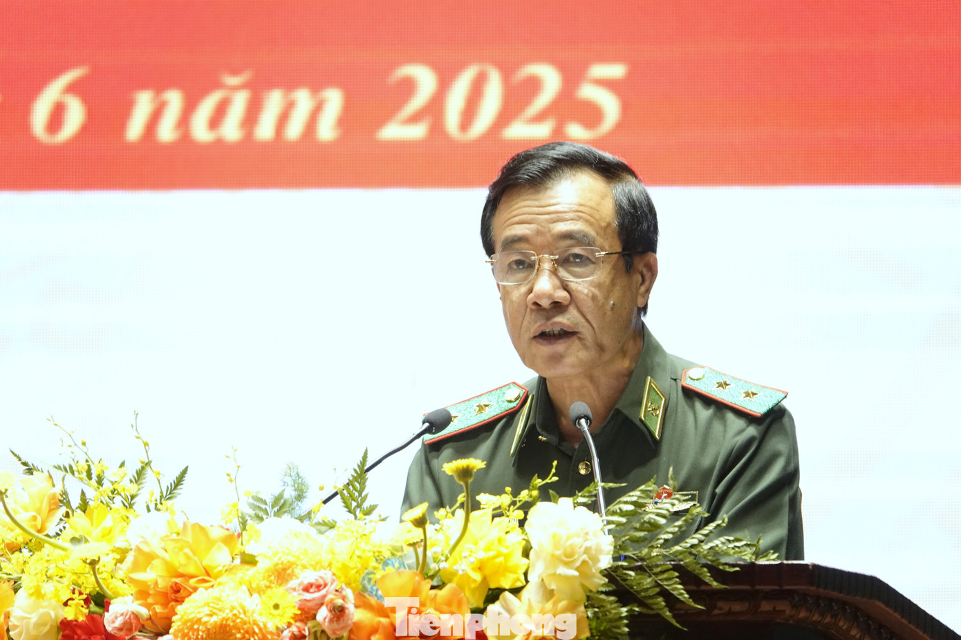 Trung tướng Lê Đức Thái phát biểu tại hội nghị.