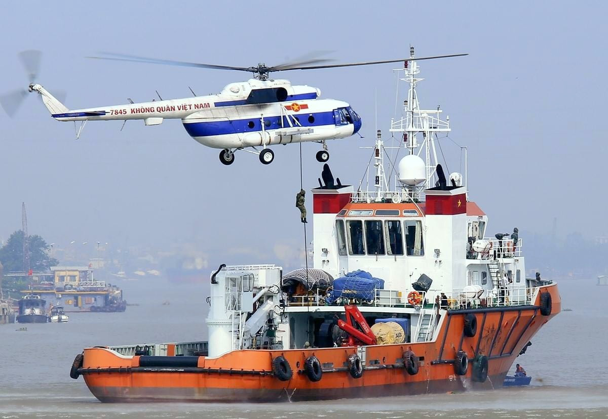 Phối hợp hiệp đồng cùng lực lượng Không quân trong một cuộc diễn tập chống khủng bố.