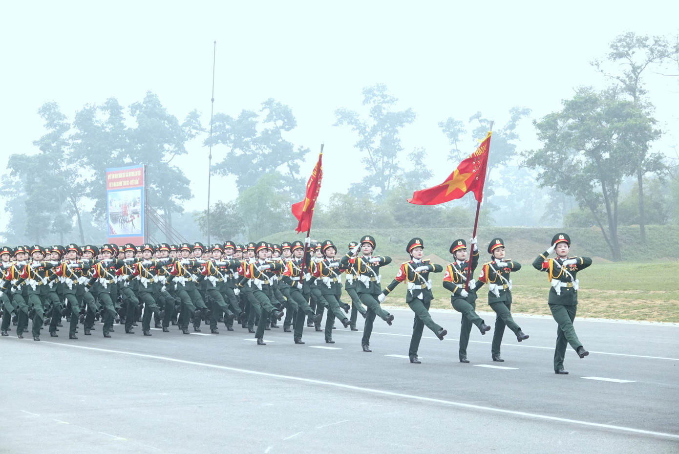 Các Khối sĩ quan Cảnh sát biển Việt Nam, nữ sĩ quan Thông tin và nữ sĩ quan Quân y. Các Khối sĩ quan Cảnh sát biển Việt Nam, nữ sĩ quan Thông tin và nữ sĩ quan Quân y.