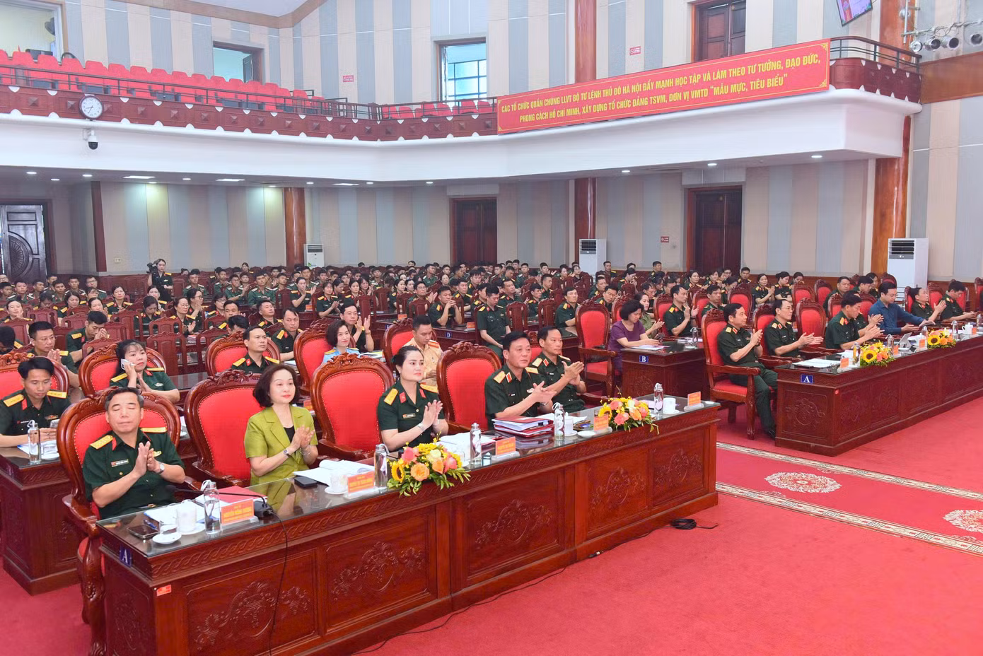 Quang cảnh hội nghị.