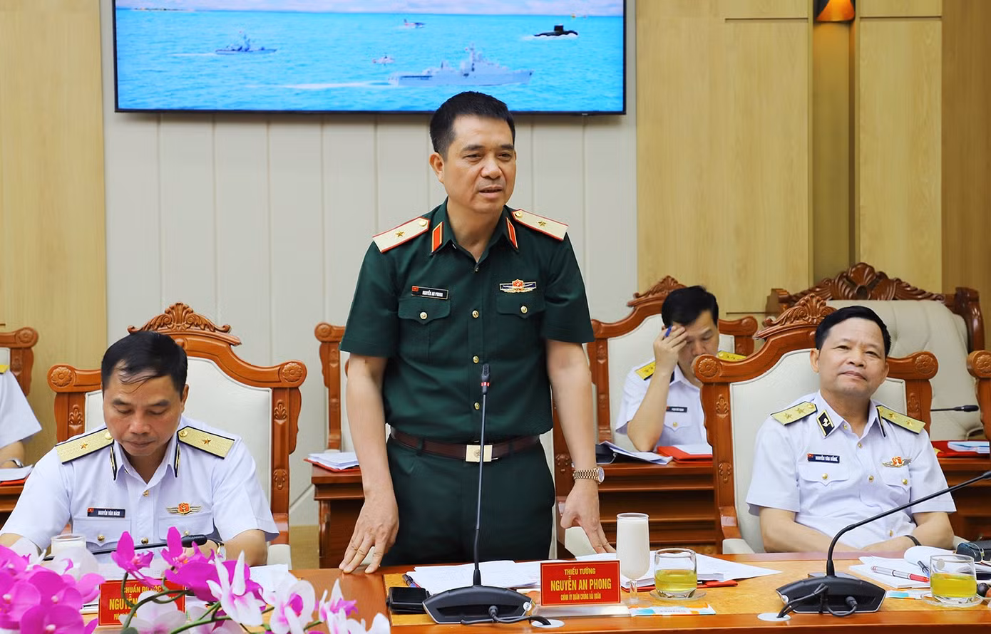 Thiếu tướng Nguyễn An Phong khẳng định ở cương vị công tác mới, sẽ không ngừng phấn đấu, rèn luyện, cùng với tập thể Đảng ủy, Bộ Tư lệnh Hải quân lãnh đạo, chỉ đạo Quân chủng thực hiện thắng lợi mọi nhiệm vụ được giao.