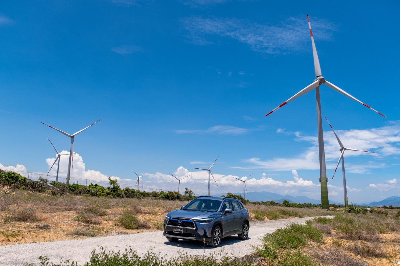 Toyota Cross HV một lựa chọn phù hợp với điều kiện Việt Nam hiện nay Toyota Cross HV một lựa chọn phù hợp với điều kiện Việt Nam hiện nay