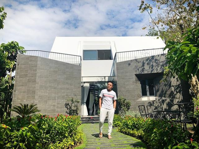 Căn biệt thự nhà vườn ở Long An rộng 500m2 được nam ca sĩ sở hữu vào khoảng cuối năm 2018