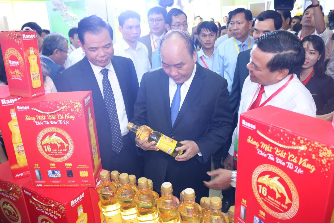 Sản phẩm dầu ăn 100% từ cá tại một sự kiện lớn của quốc gia