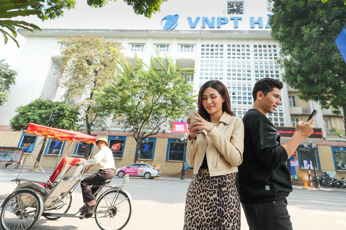 Khách hàng hãy truy cập ứng dụng My VNPT chọn chương trình “Thank you, 25 – Săn Apple”