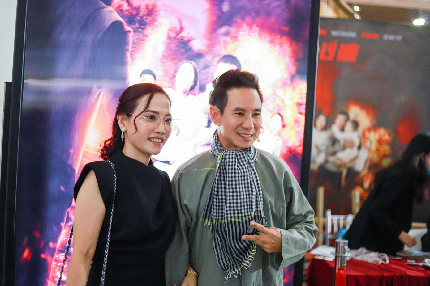 Đạo diễn Lý Hải và đại diện đơn vị sản xuất poster 3D - bà Lý Thanh Phong, giám đốc công ty Thadan 3Dx Global. Đạo diễn Lý Hải và đại diện đơn vị sản xuất poster 3D - bà Lý Thanh Phong, giám đốc công ty Thadan 3Dx Global.
