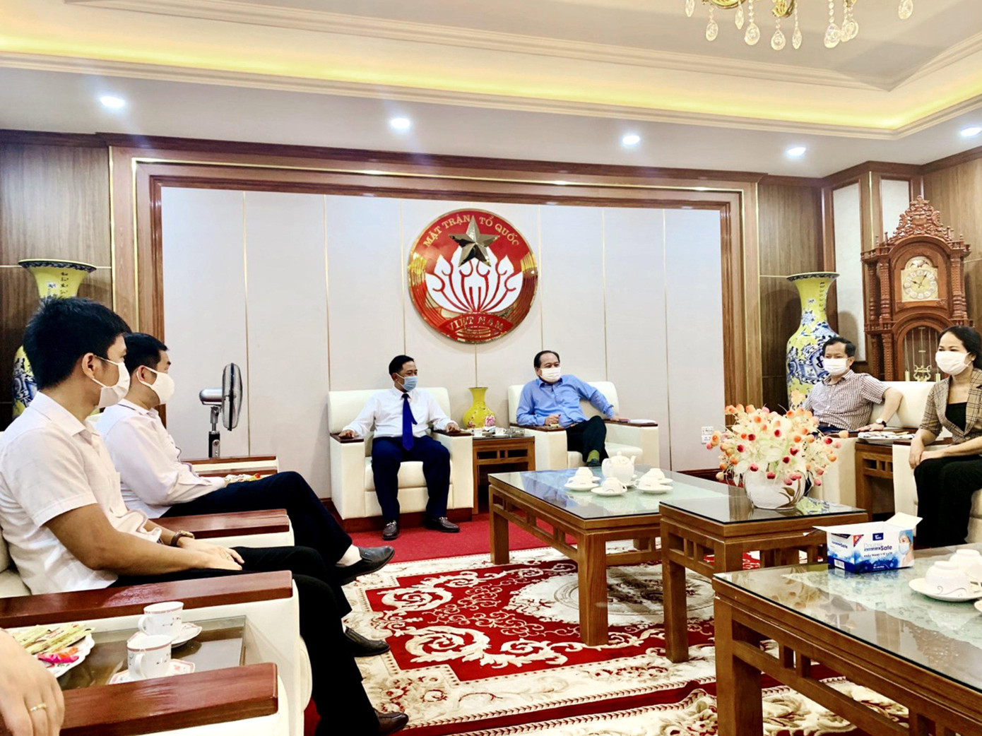 Ông Nguyễn Văn Sơn - Giám đốc Ban Quản lý dự án các khu đô thị của Tập đoàn Kosy tại Bắc Giang chia sẻ những khó khăn với tỉnh trong công tác phòng chống dịch.