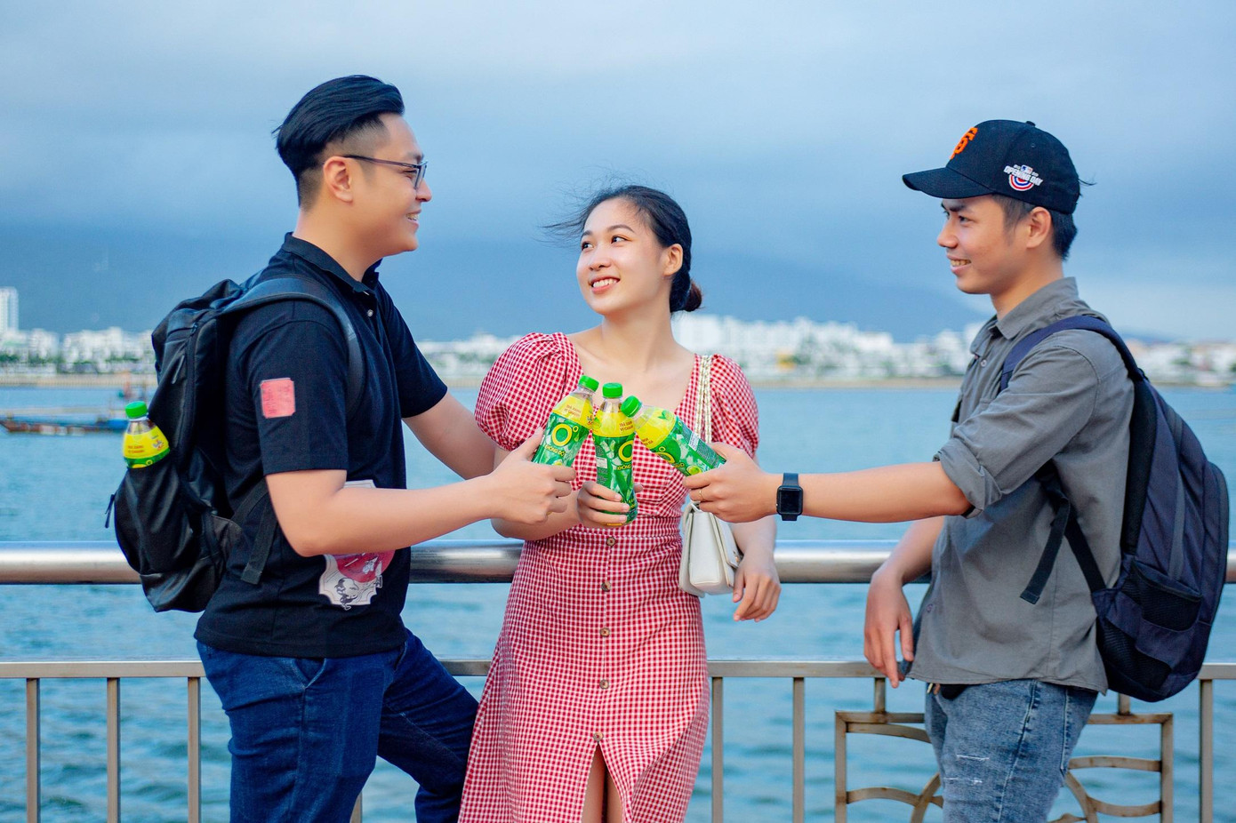 Trà Xanh Không Độ là thức uống quen thuộc của giới trẻ trong nhiều năm qua. Trà Xanh Không Độ là thức uống quen thuộc của giới trẻ trong nhiều năm qua.