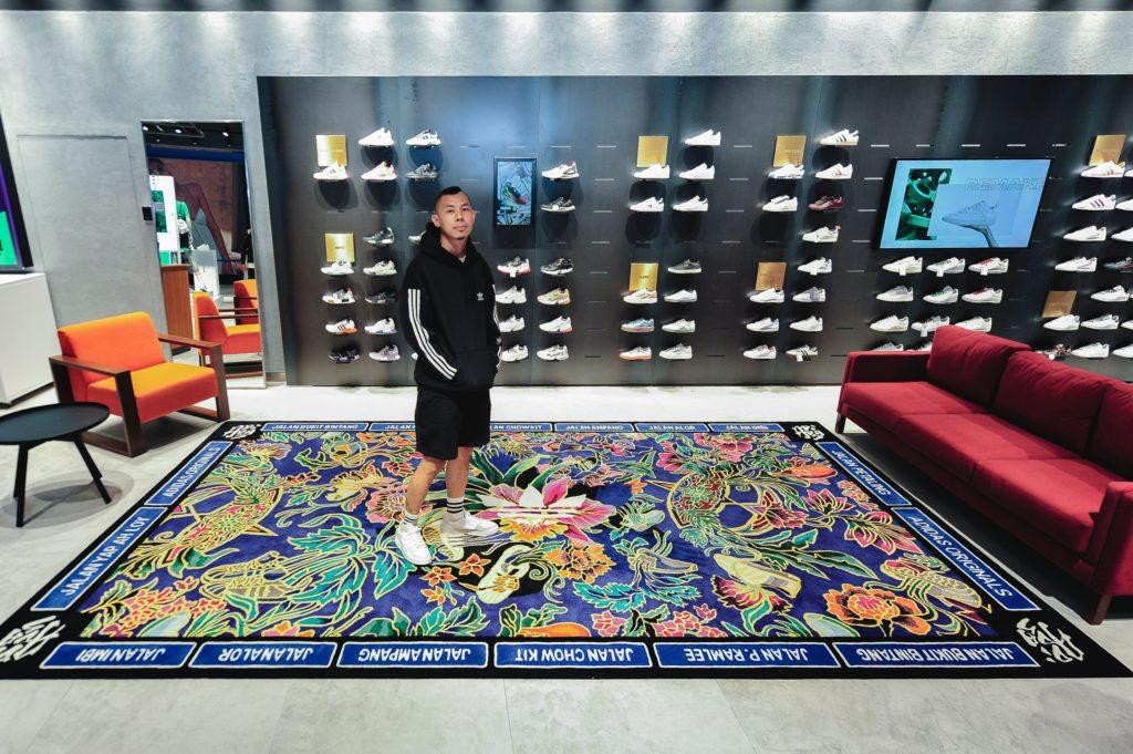 Jaemy Choong – một trong hai nghệ sĩ địa phương với tác phẩm tham gia dự án thiết kế cửa hàng adidas Originals tại Trung tâm Thương mại Pavilion Pavilion Kuala Lumpur, Malaysia
