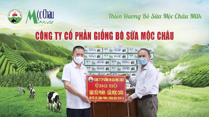 Hơn 50.000 sản phẩm, tương đương gần 400 triệu đồng, được Mộc Châu Milk trao tặng tới đại diện các tỉnh