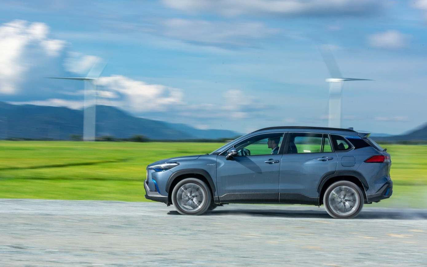 Toyota Cross sử dụng công nghê xe điện hóa thân thiện với môi trường