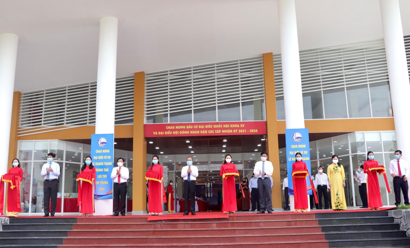 Lãnh đạo tỉnh Bình Dương cắt băng khánh thành dự án Lãnh đạo tỉnh Bình Dương cắt băng khánh thành dự án