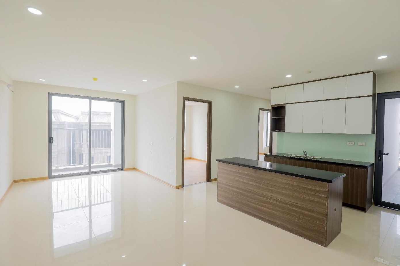 Các căn hộ tại Rose Town có thiết kế thông thoáng, tận dụng tối đa ánh sáng tự nhiên