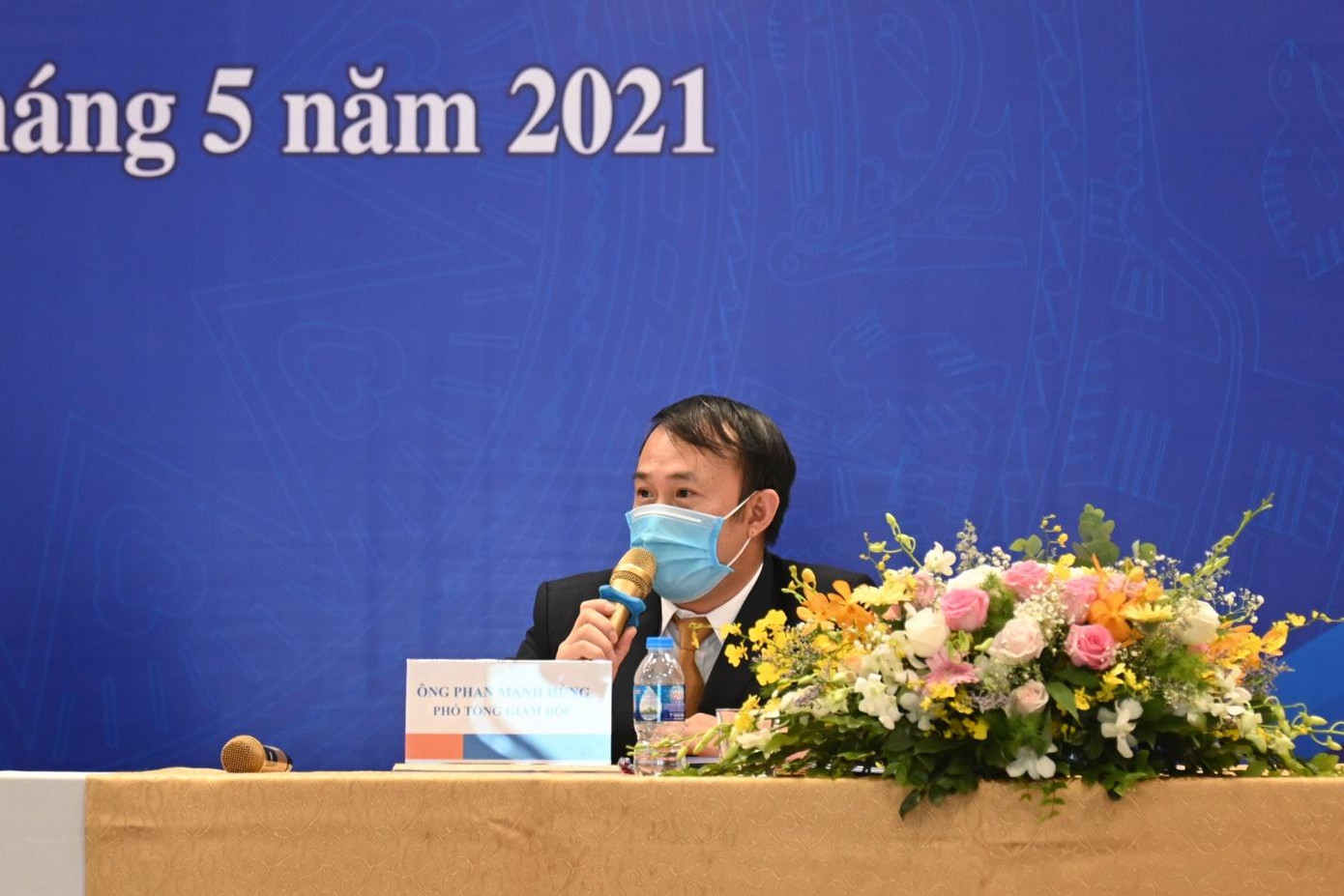 Ông Phan Mạnh Hùng – P.TGĐ Thaiholdings trình bày các báo cáo