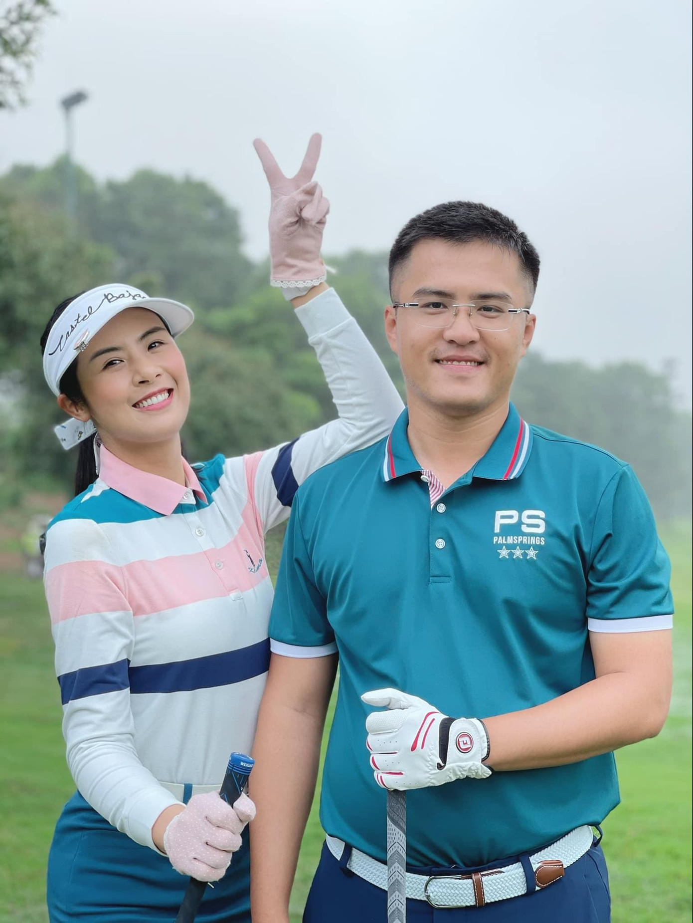 Thời gian gần đây, cô và bạn trai thường xuyên rủ nhau đi chơi golf.