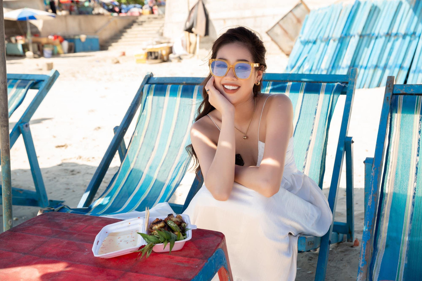 Người đẹp tranh thủ tận hưởng những phút giây thư giãn trước khi sang Mỹ tham dự cuộc thi Miss Universe 2020.