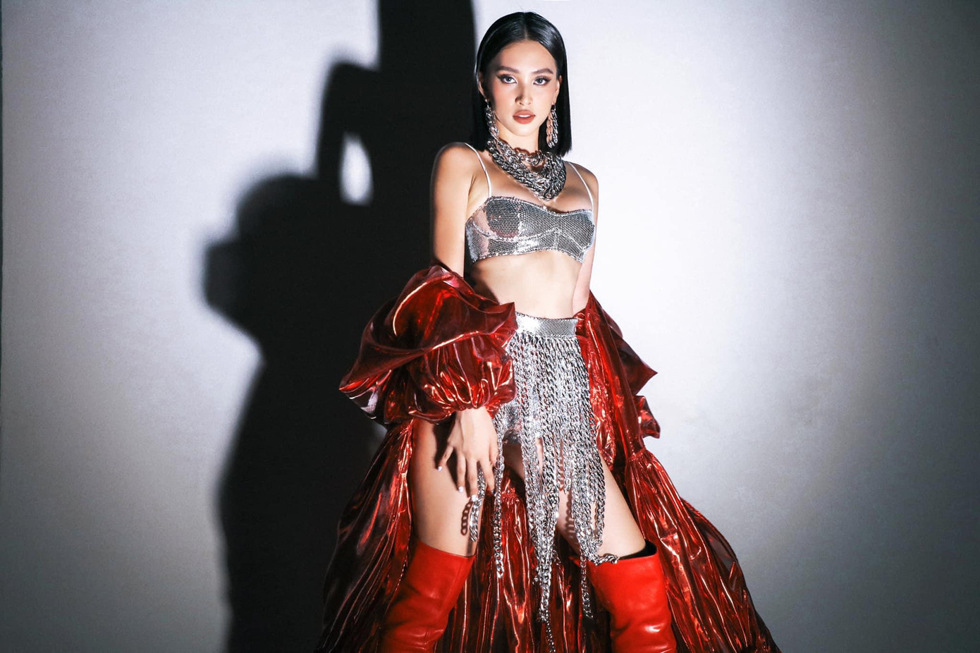 Nàng hậu xứ Quảng ngày càng nóng bỏng và quyến rũ.