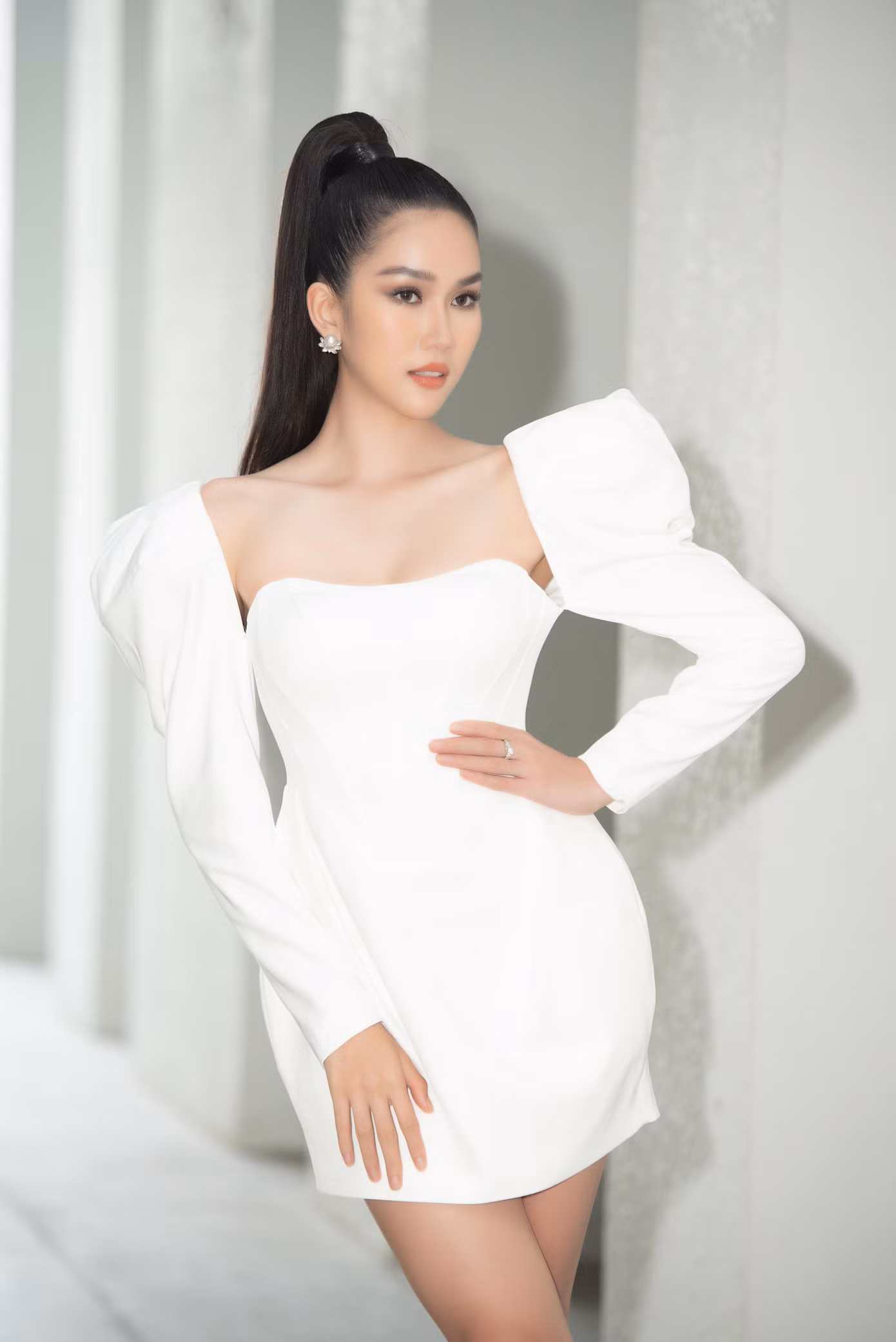 Người đẹp ngày càng 'lột xác' về phong cách thời trang và được công chúng đánh giá cao. Người đẹp ngày càng 'lột xác' về phong cách thời trang và được công chúng đánh giá cao.