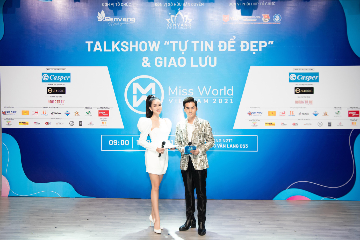 Á hậu Phương Anh đảm nhận vai trò MC trong chương trình.