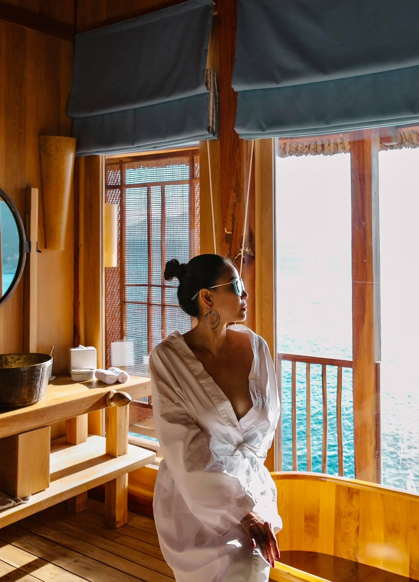 "Là phụ nữ lúc nào cũng phải điệu mọi lúc mọi nơi, có nên không nhỉ" - Hà Kiều Anh chia sẻ.