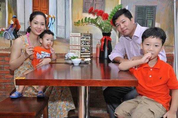 Hiện tại Mai Phương đang hạnh phúc bên ông xã và hai cậu con trai kháu khỉnh là Nguyễn Bình Hải Đông sinh năm 2009 và Nguyễn Bình Hải Long sinh năm 2012.