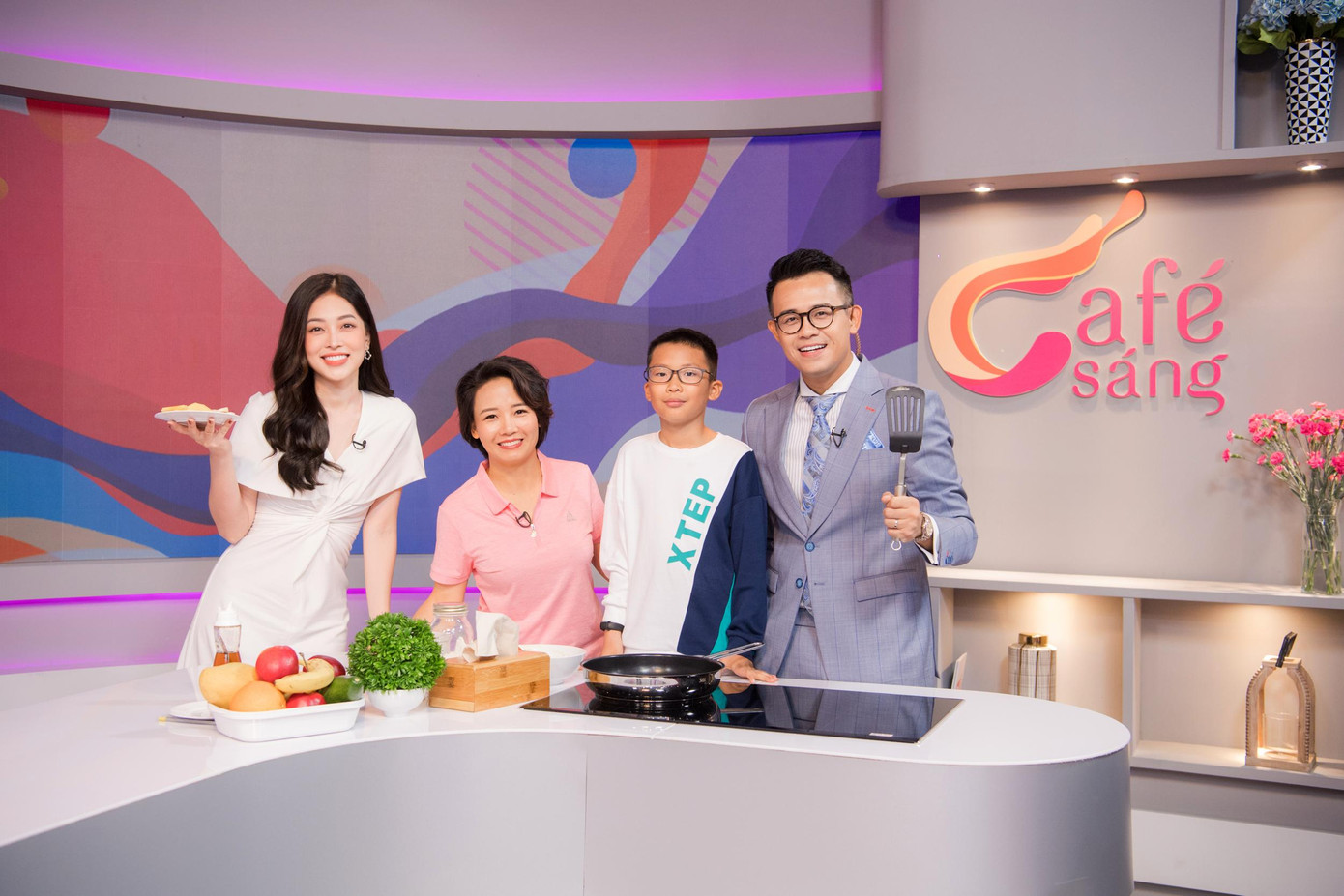 Sự xuất hiện của Phương Nga và Đức Bảo đã thổi một luồng gió mới cho "Café sáng".