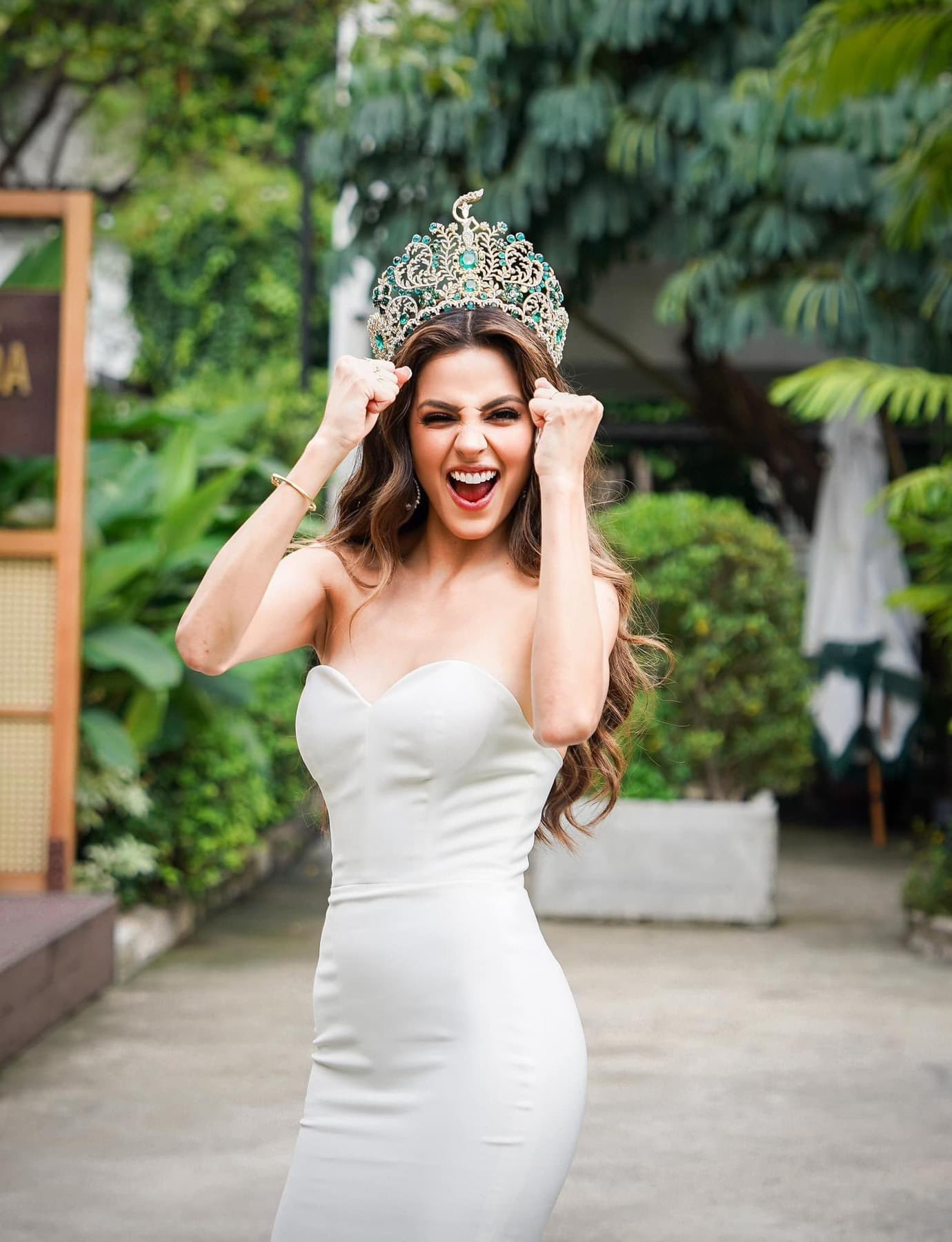 Đương kim Hoa hậu Hòa bình Quốc tế 2023 Luciana Fuster.