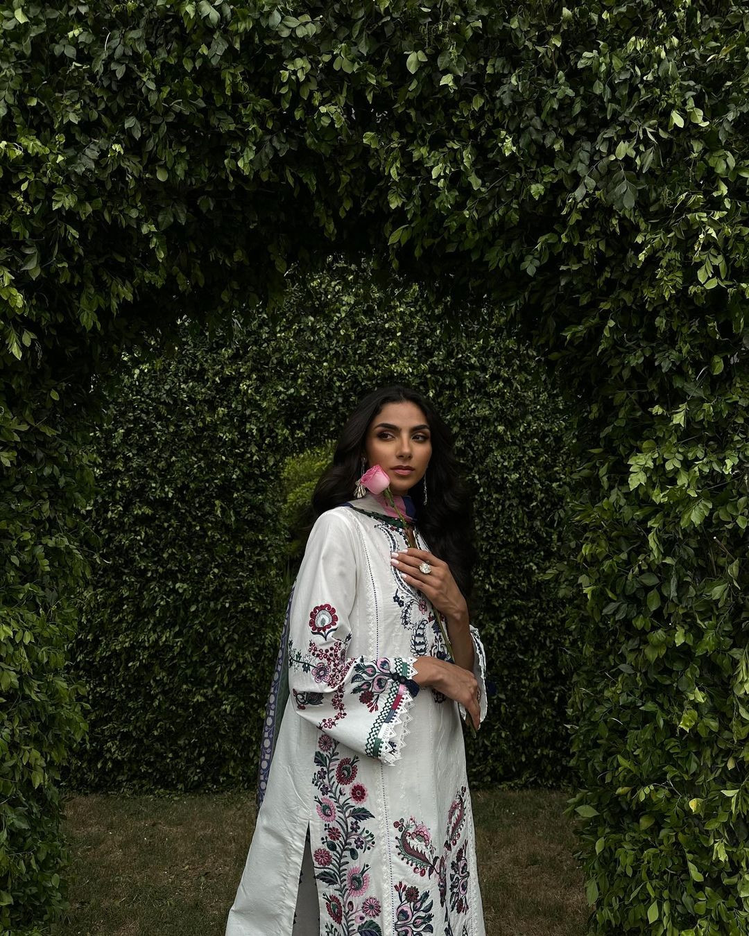 Năm ngoái, người đẹp Erica Robin đại diện Pakistan tại cuộc thi Hoa hậu Hoàn vũ 2023 tổ chức ở El Salvador. Cô là người đẹp đầu tiên của Pakistan tham dự đấu trường Miss Universe.