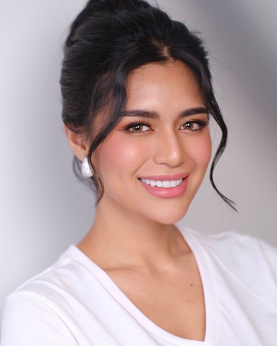 Krishnah Gravidez năm nay 23 tuổi, là sinh viên chuyên ngành xây dựng kỹ thuật dân dụng.