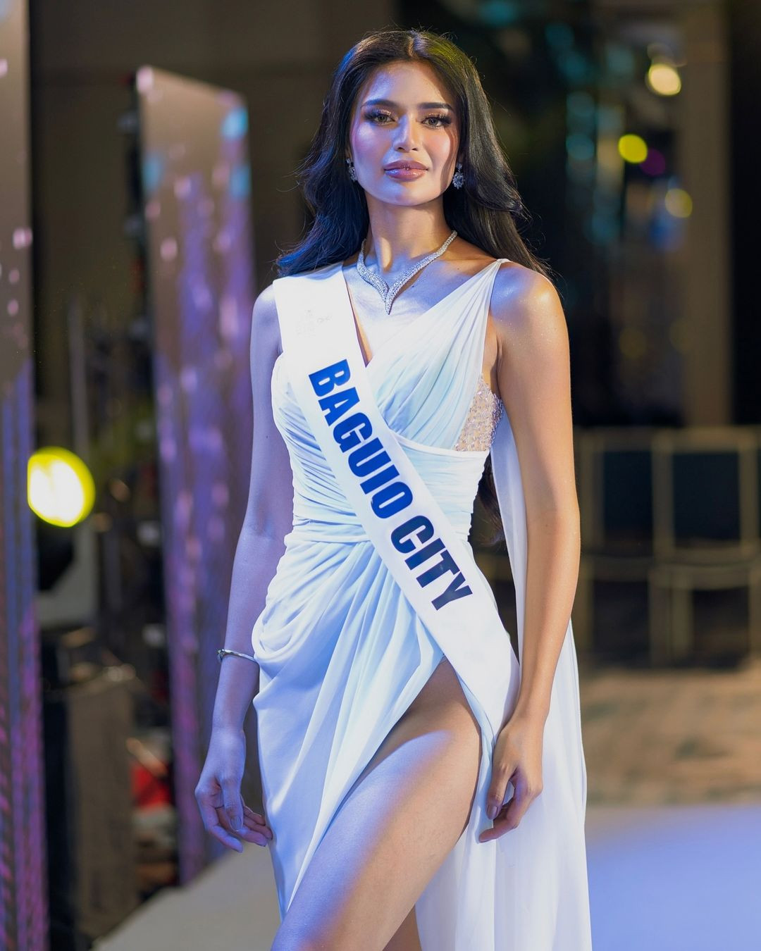 Khán giả Philippines kỳ vọng Krishnah Gravidez sẽ mang về thành tích cao tại Hoa hậu Thế giới lần thứ 72.