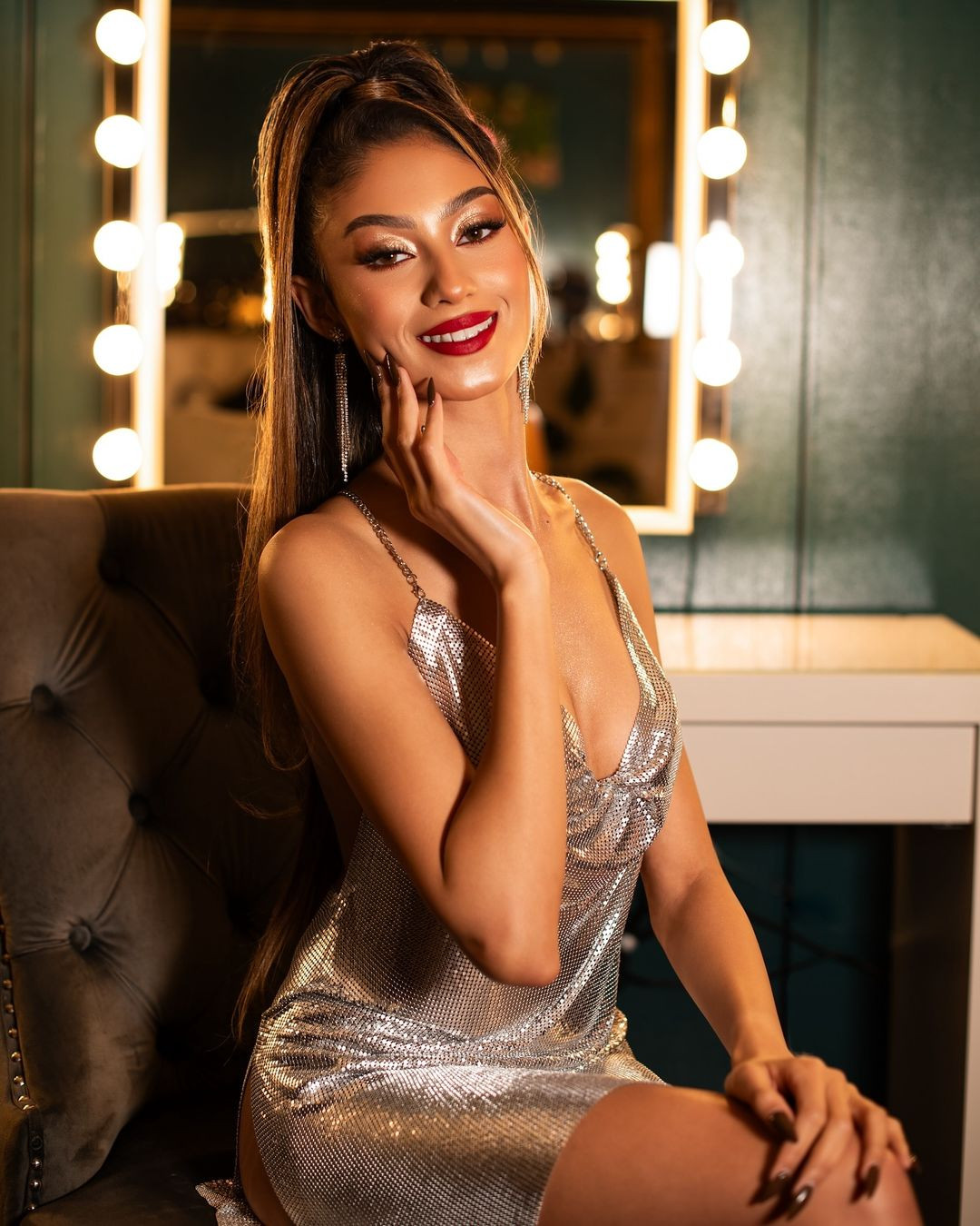 Chung kết Hoa hậu Hòa bình Nhật Bản 2024 có sự tham gia của ông Nawat - Chủ tịch Miss Grand International và bà Teresa - Phó chủ tịch.