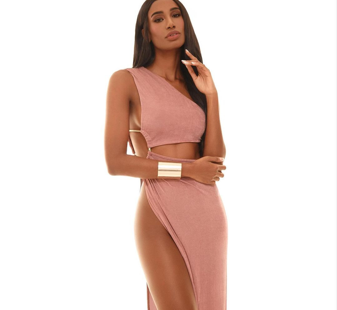 Sau 10 năm chuyển hướng và có danh tiếng nhất định trong lĩnh vực người mẫu, Milla quay trở lại sân chơi nhan sắc khiến nhiều người bất ngờ.