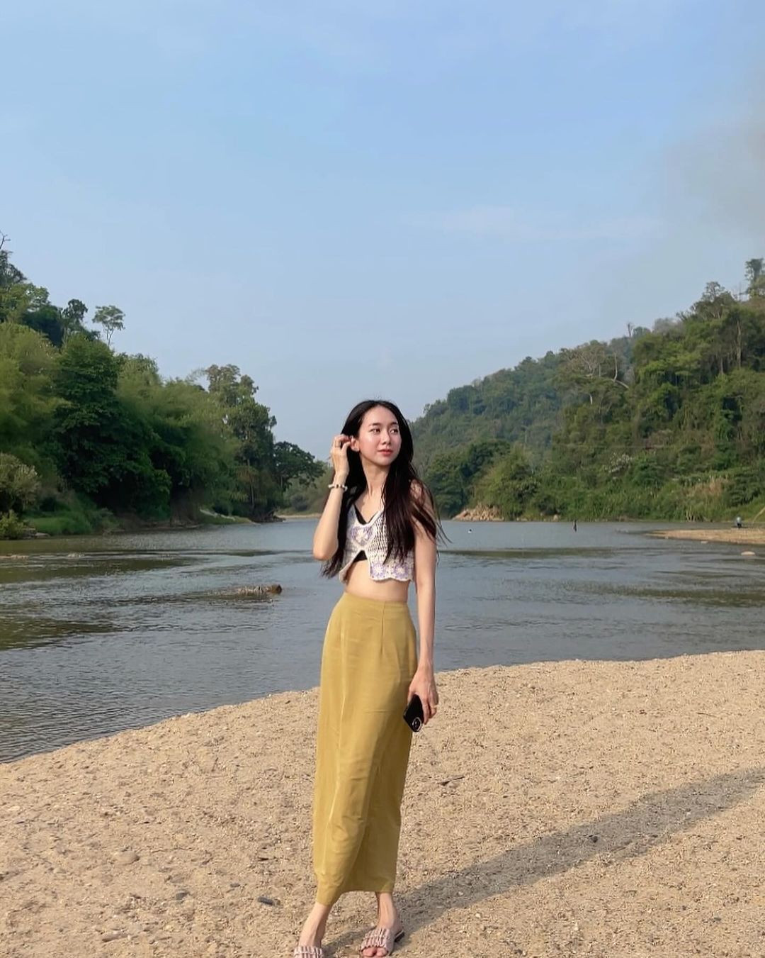 Năm ngoái, đại diện Lào tại cuộc thi Hoa hậu Trái Đất 2023 tổ chức ở Việt Nam là người đẹp Nuolao Wamenglor nhưng không giành thành tích. Lào cũng có thành tích mờ nhạt ở sân chơi Miss Earth.