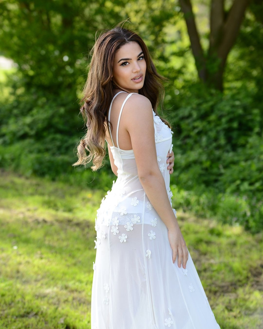 Trên sân khấu Hoa hậu Hòa bình Hà Lan 2024, cô chia sẻ cam kết nâng cao nhận thức về các vấn đề sức khỏe tâm thần trong giới trẻ.