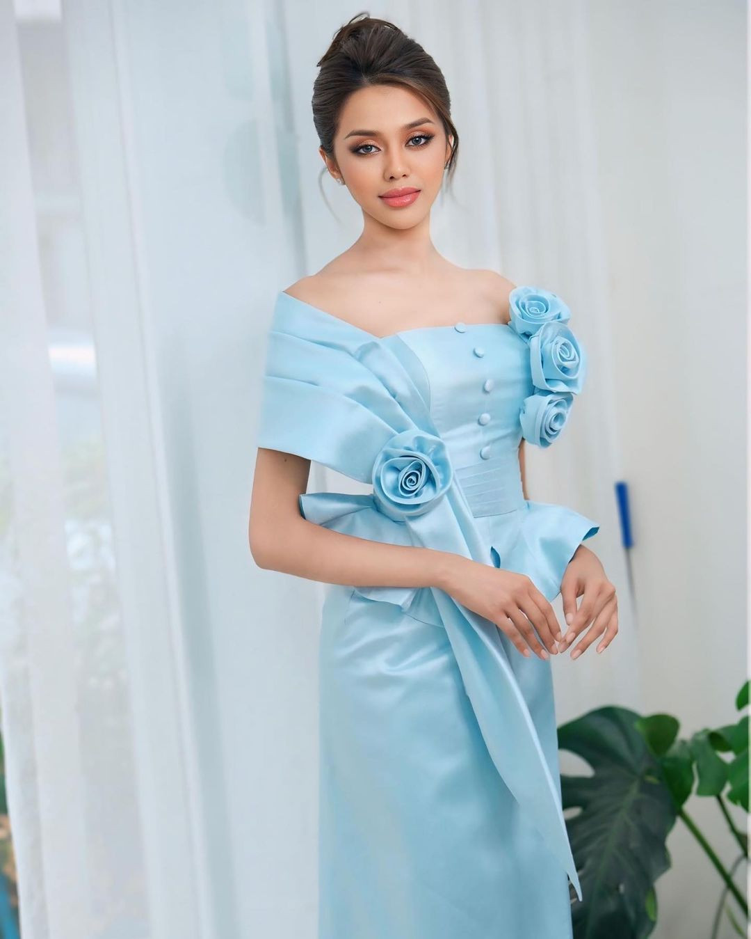 Sau hai lần bị tố đạo nhái, Leakena In nỗ lực lấy lại cảm tình của fan Việt khi thực hiện nhiều nội dung tôn vinh văn hóa Việt Nam.