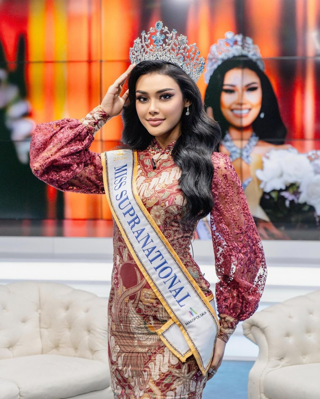 Những chia sẻ của cựu nhân viên Carsten Mohr khiến khán giả tranh cãi sôi nổi trên các diễn đàn sắc đẹp. Phía ban tổ chức Hoa hậu Siêu quốc gia chưa đưa ra phản hồi trước những thông tin này.