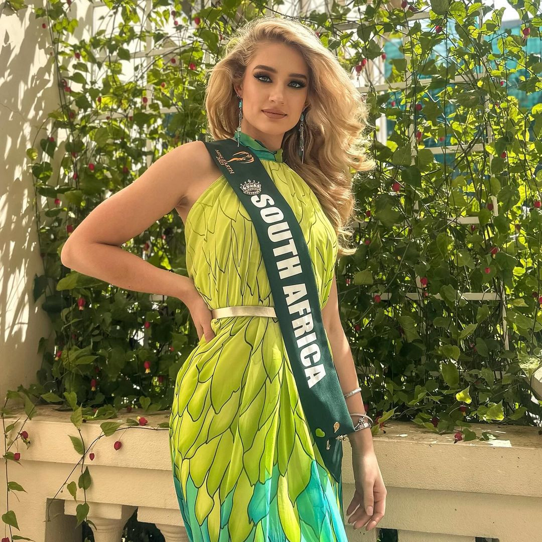 Belinde từng giành ngôi Á hậu 4 tại Hoa hậu Liên lục địa 2018 và vào top 21 tại Hoa hậu Hòa bình Quốc tế 2019 ở Venezuela. Năm 2023, cô sang Việt Nam tham dự Hoa hậu Trái Đất và lọt vào top 12.