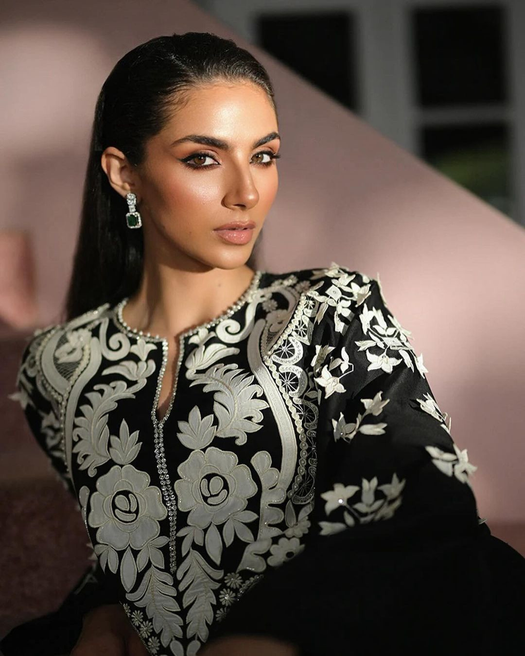 Cuộc thi Miss Universe Pakistan do công ty Yugen Group có trụ sở tại UAE tổ chức. Cuộc thi không diễn ra trên đất Pakistan mà tổ chức tại một resort ở Maldives - quốc đảo nổi tiếng về du lịch biển ở Ấn Độ Dương.